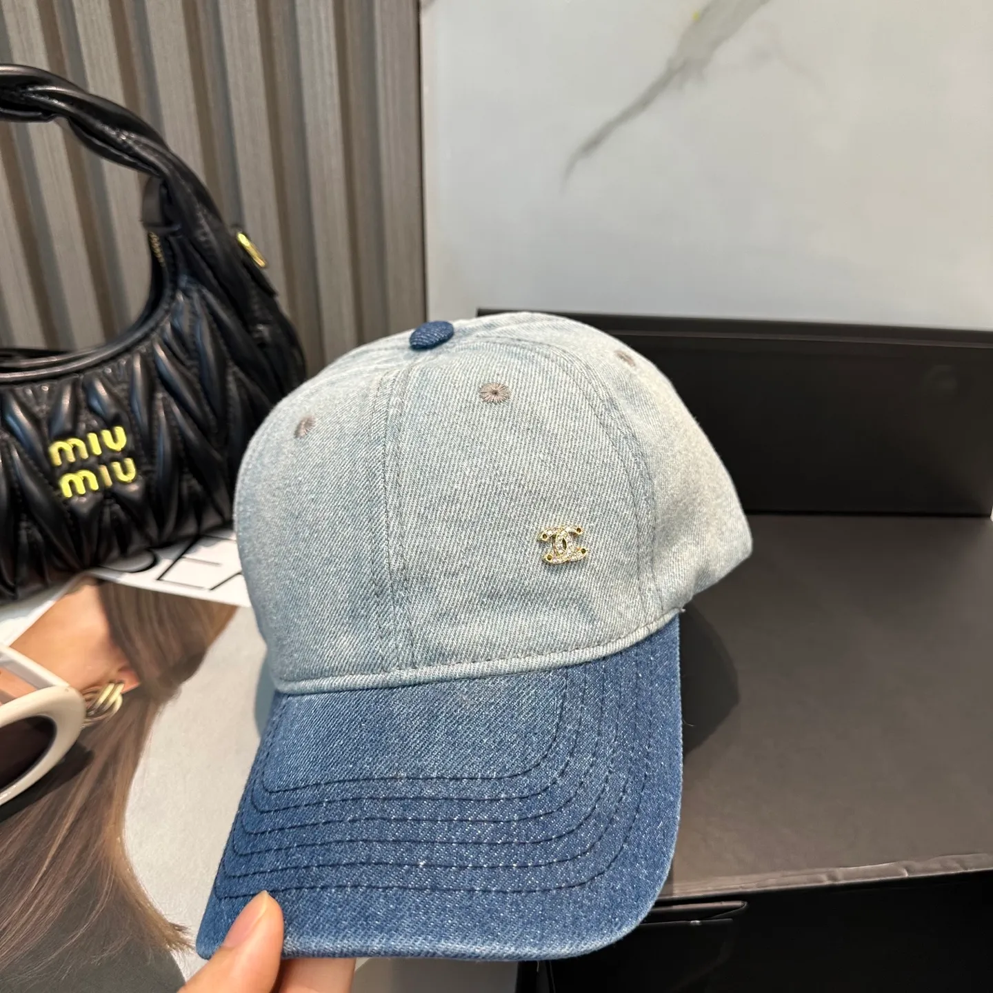 P56 Chanel (Chanel) counter new original washed denim baseball cap, customized three-dimensional logo is exquisite! Original quality, exclusive physical shooting.