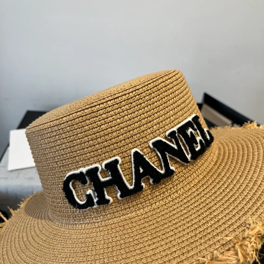 💰100¥ Chanel flat top hat