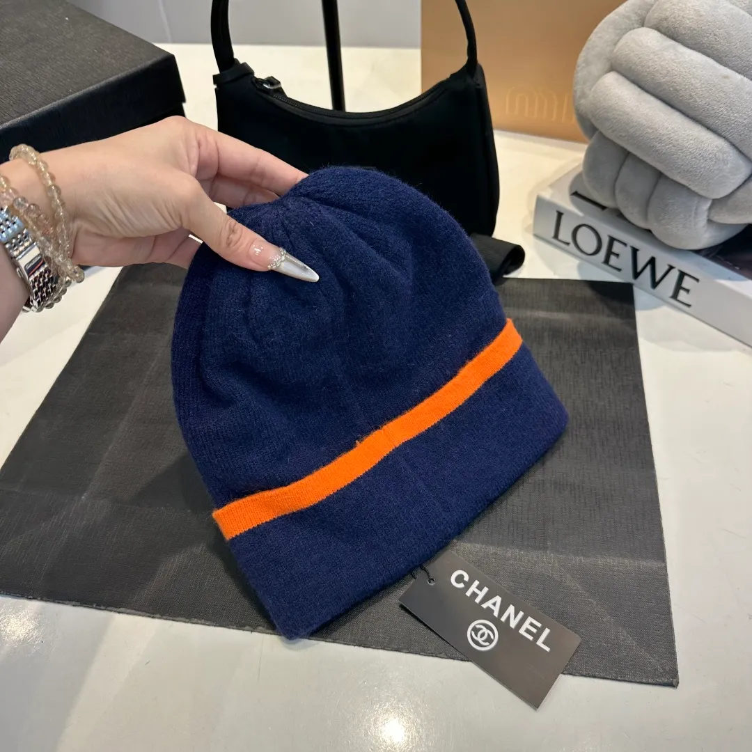 P70 Chanel official website quality Chanel autumn and winter woolen hat recommended by Internet celebrity fashion bloggers, Xiaohongshu's popular style, super soft and comfortable knitted hat with excellent elasticity!