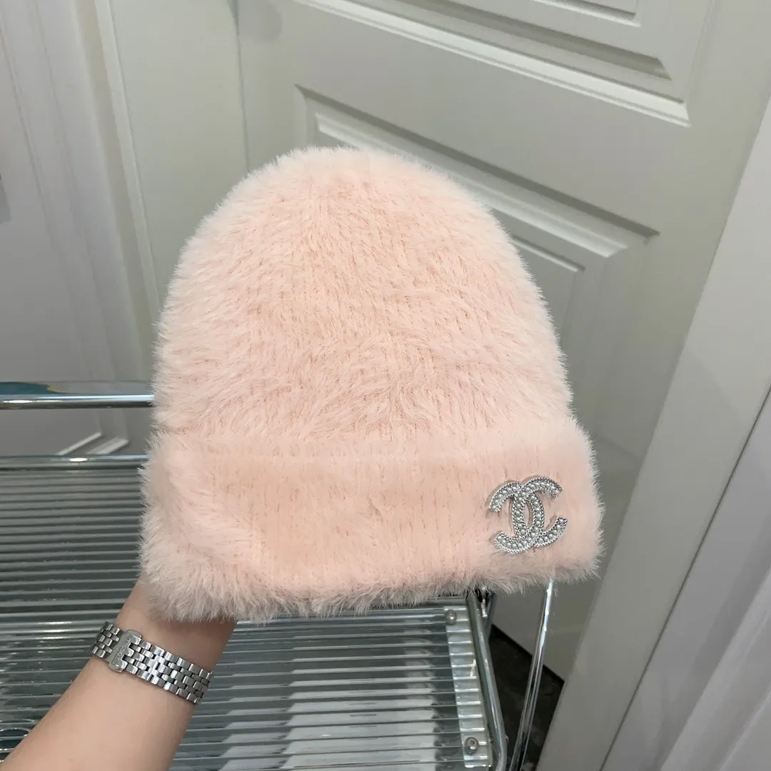 P56 CHANEL Chanel autumn and winter waterproof mink knitted cold hat Fairy gentle and sweet knitted wool hat Fried chicken soft and smooth fabric, great elasticity, super beautiful