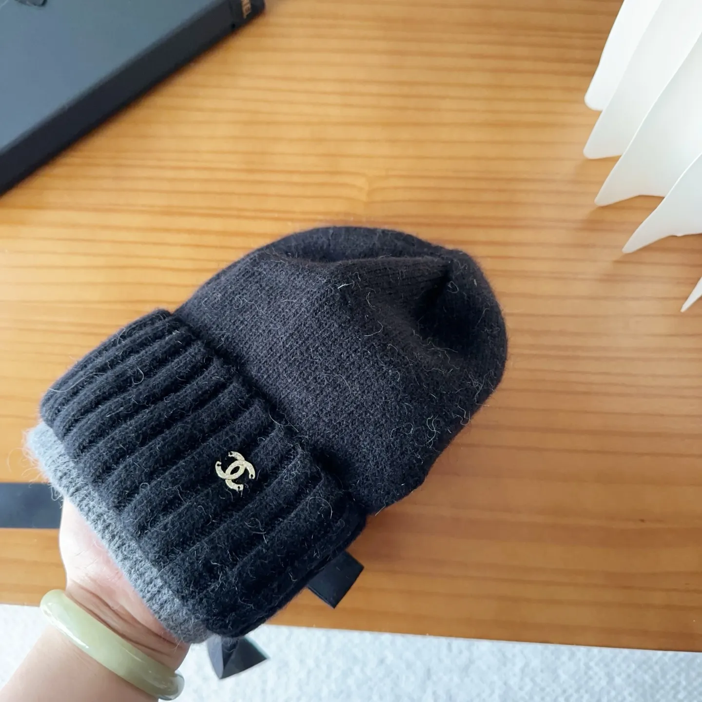 💰80 Chanel official website releases CHANEL small and popular knitted hat! Xiaohongshu’s new product is released, it’s so 🉑️, high-elastic fabric, classic colors, same style for men and women.