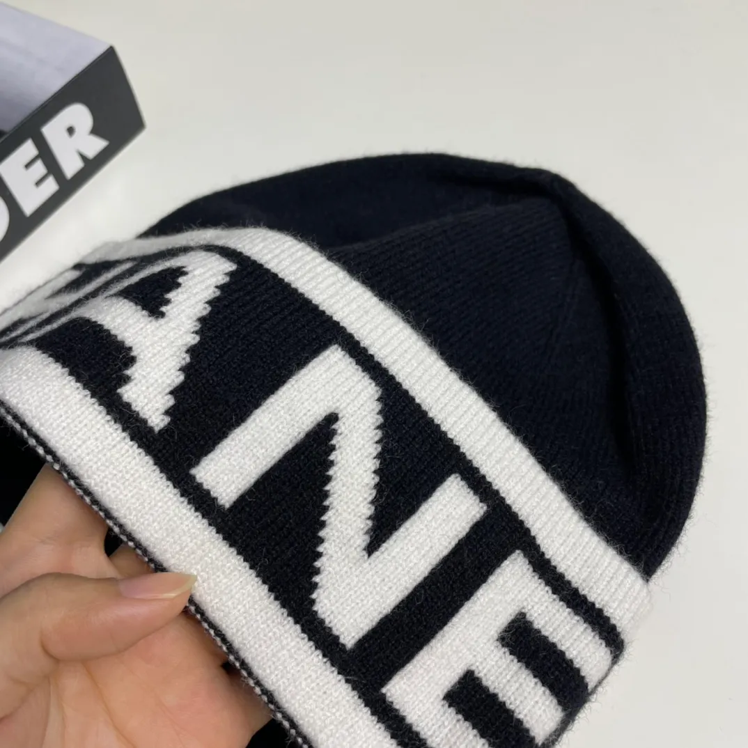 P60 comes with dust bag 🌺 [CHANEL] New wool knitted hat, Xiaohongshu, recommended by major Internet celebrities! Thicker and warmer, fashionable and popular🌸First-class texture, the best brand for keeping warm in autumn and winter, order now, limited quantity available
