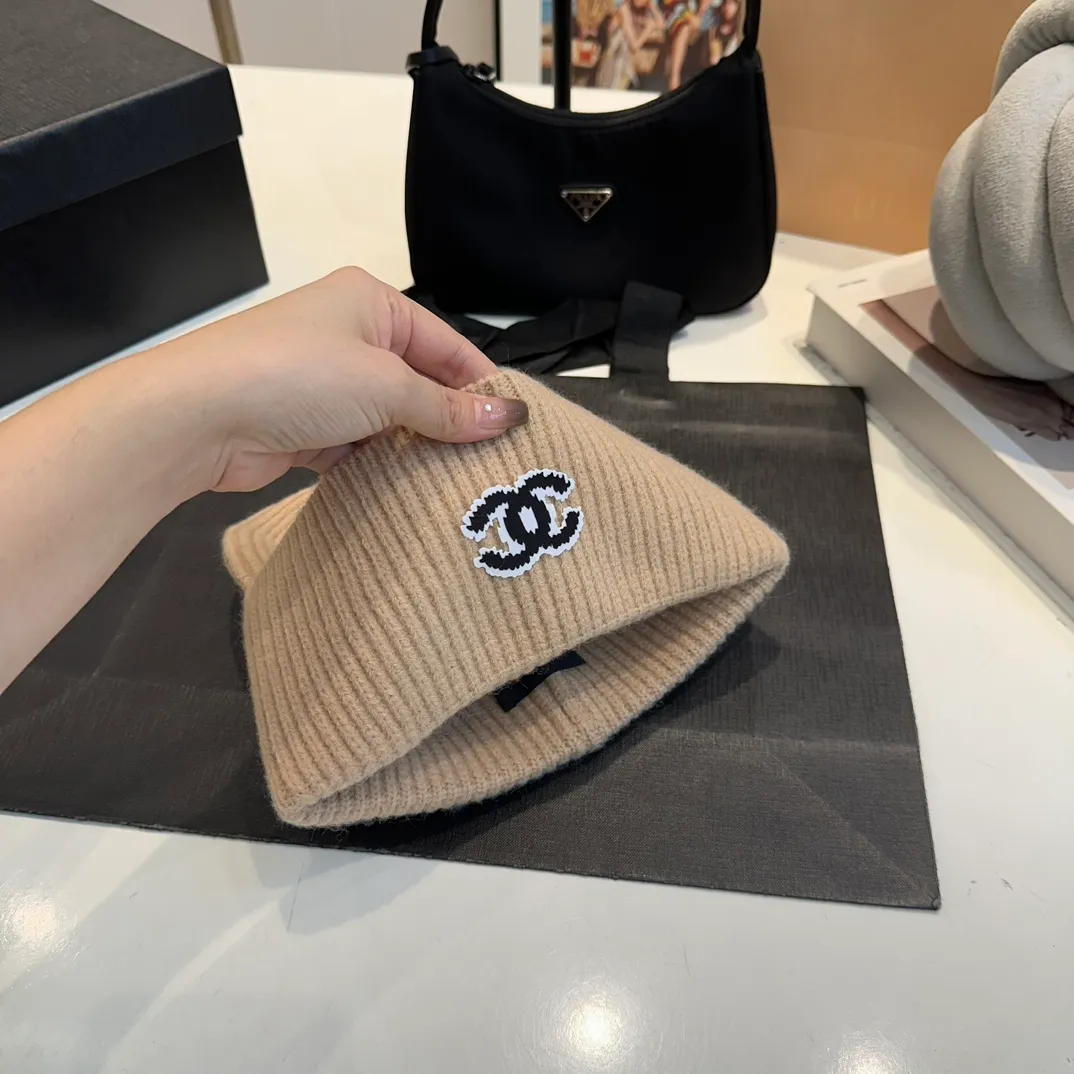P50 Chanel knitted beanie