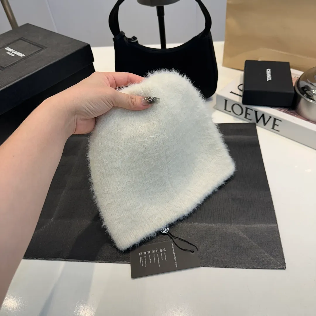 P60 Chanel Chanel 25 autumn and winter new knitted cold hat woven pattern wool knitted beanie
