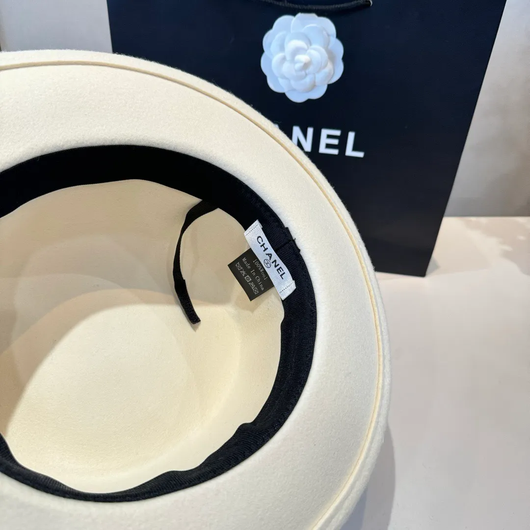 💰190¥ White Chanel new wool top hat, flat top hat, 100% wool fabric 🦙%, head circumference 57cm