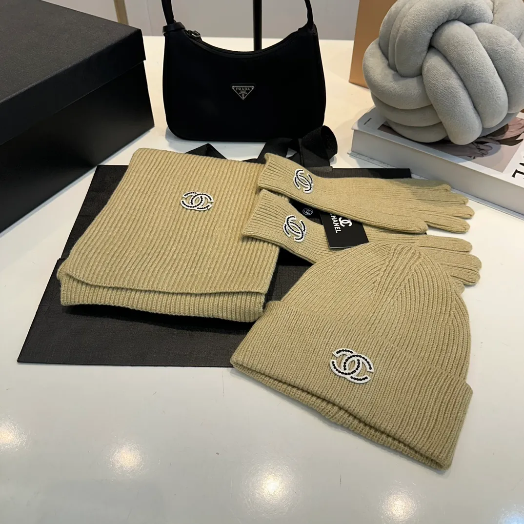 P170 Chanel Beanie Hat Set Hat Scarf Hat + Scarf + Gloves