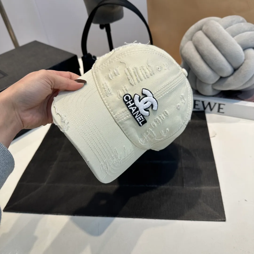 P60 CHANEL 2024 new ripped baseball cap, logo Xiaoxiang is classic and simple, fashionable and casual design, popular new product