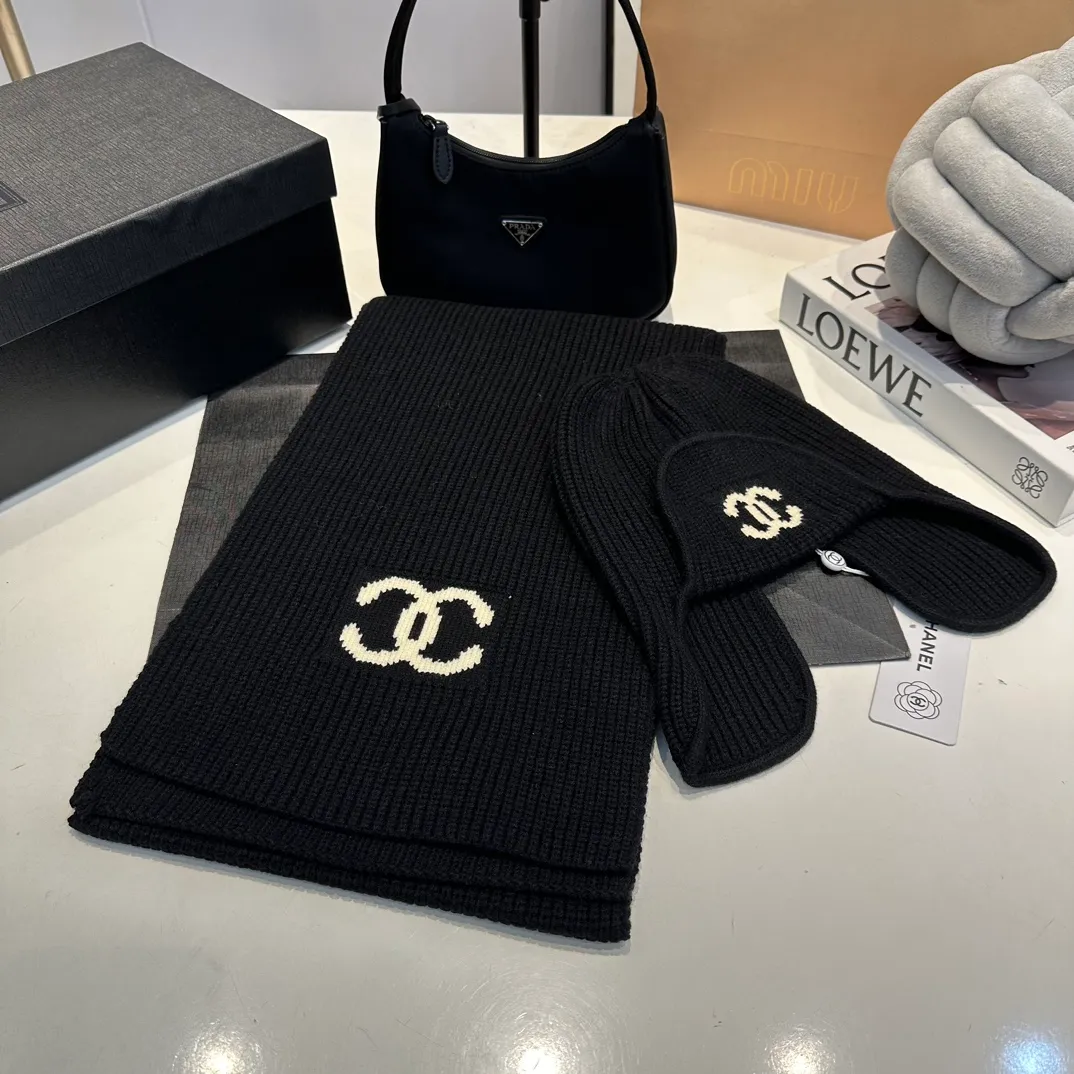 P160 Chane*🆕Chanel 24N new ski series wool hat, hat, scarf set, the popular Lei Feng hat on the Internet, black and white, versatile and cool, can be worn by men and women as a couple, warm and good-looking, a must-have