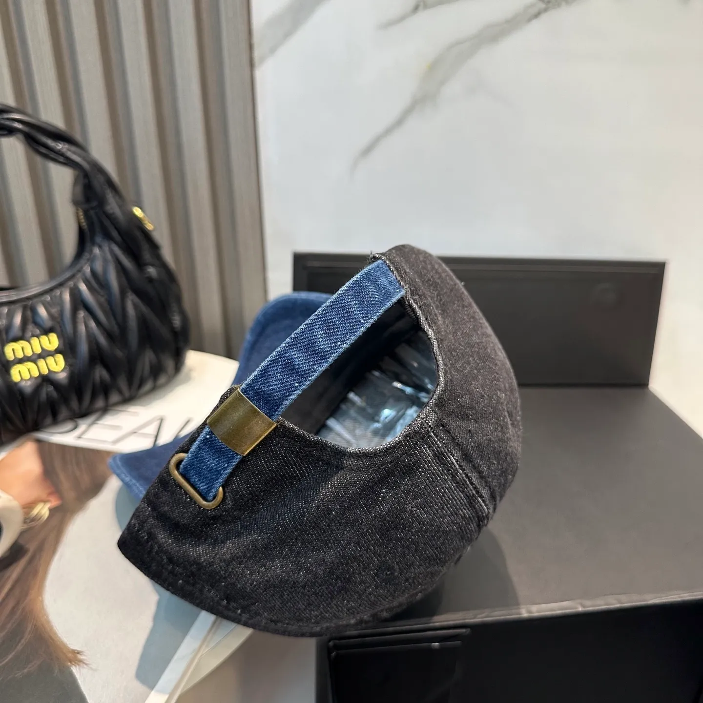 P56 Chanel (Chanel) counter new original washed denim baseball cap, customized three-dimensional logo is exquisite! Original quality, exclusive physical shooting.