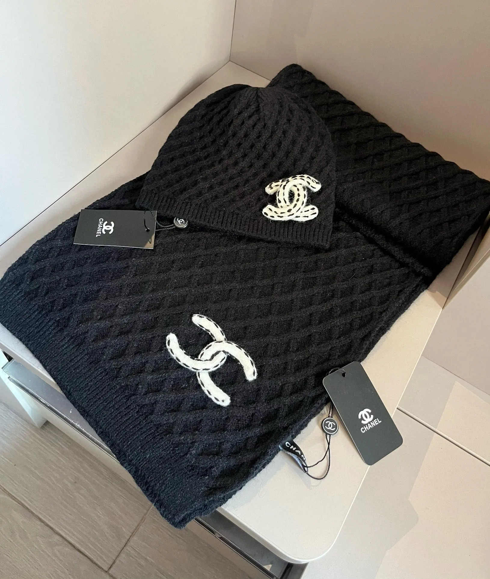 💰250¥ Chanel Chanel knitted scarf hat set official model