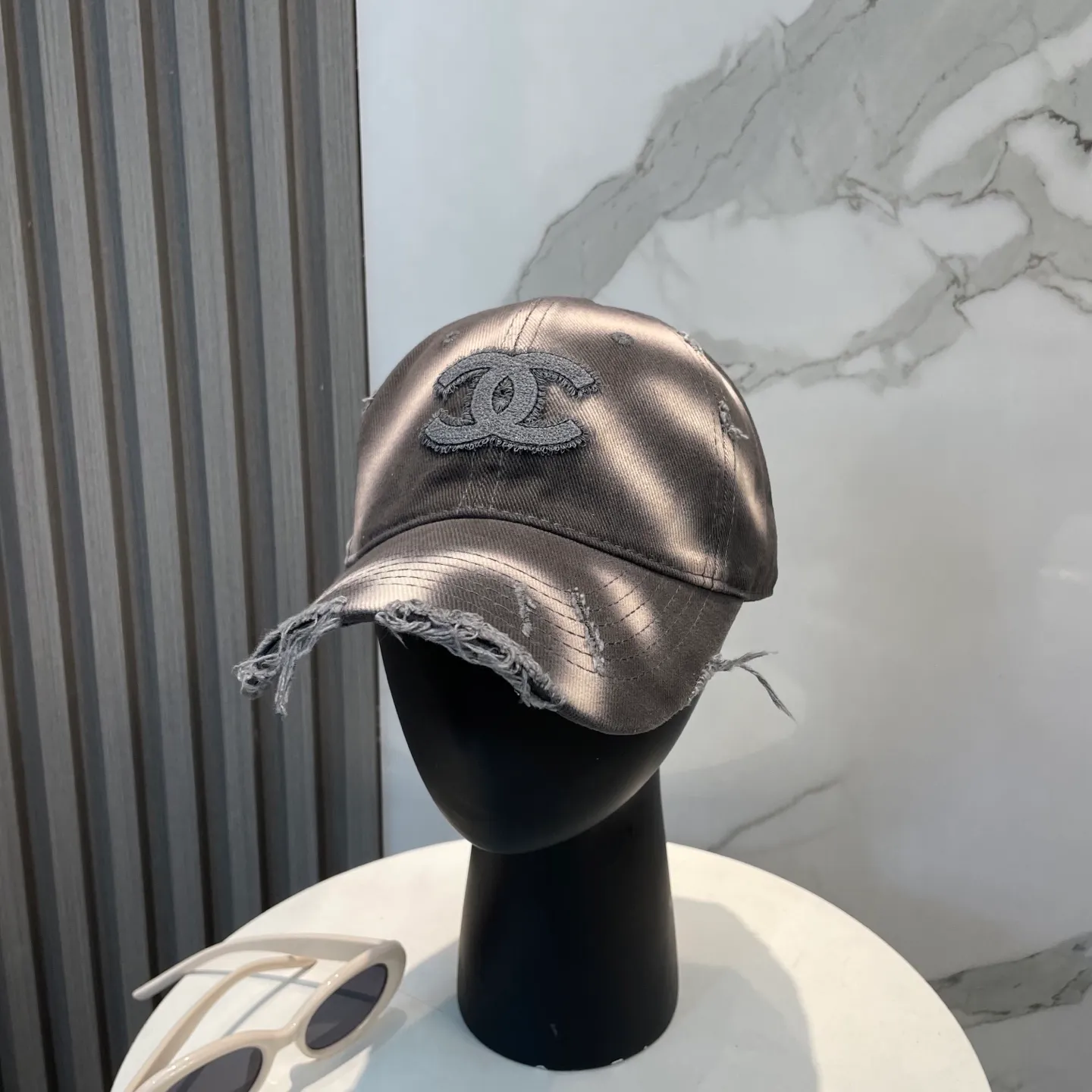 P80 CHANEL [Chanel] New simple logo baseball cap, new model shipped, big brand style is super easy to match, hurry up and get it!