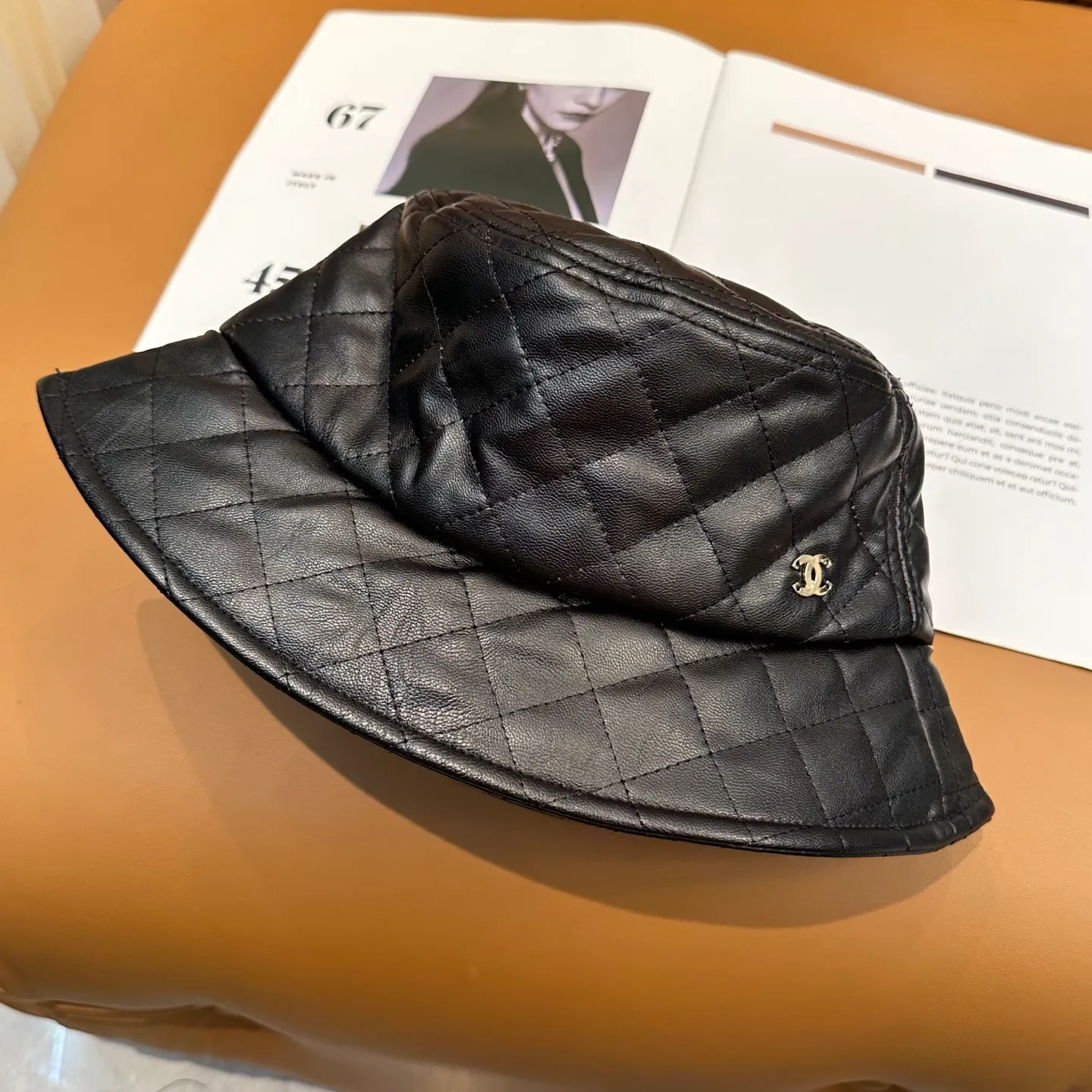 P66 Chanel, new autumn and winter product, leather plaid fisherman hat with exquisite details, counter quality and full of personality