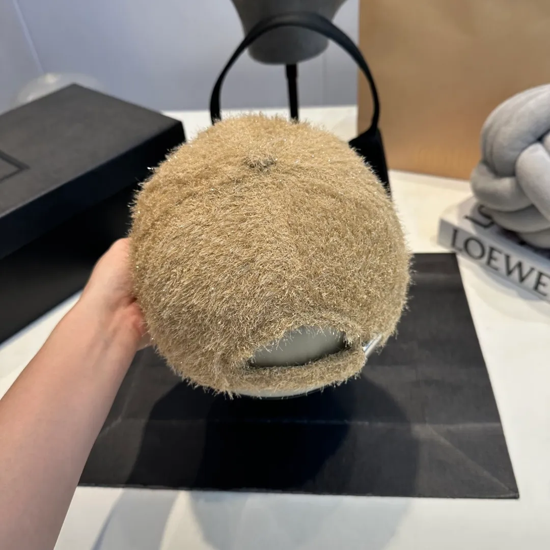 P60 Chanel's new autumn and winter classic casual and trendy style simple baseball cap🧢Japanese and Korean style, looks great with any combination! A must-have when traveling
