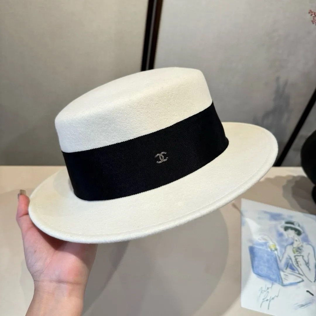 💰200¥ White Chanel Chanel new classic lady style flat top hat, head circumference 57cm