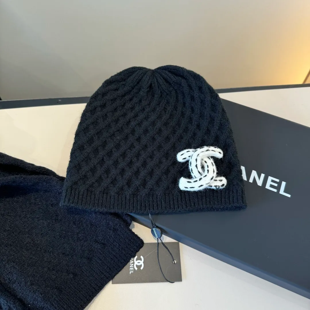 💰220¥ Chanel Chanel knitted scarf hat set official model