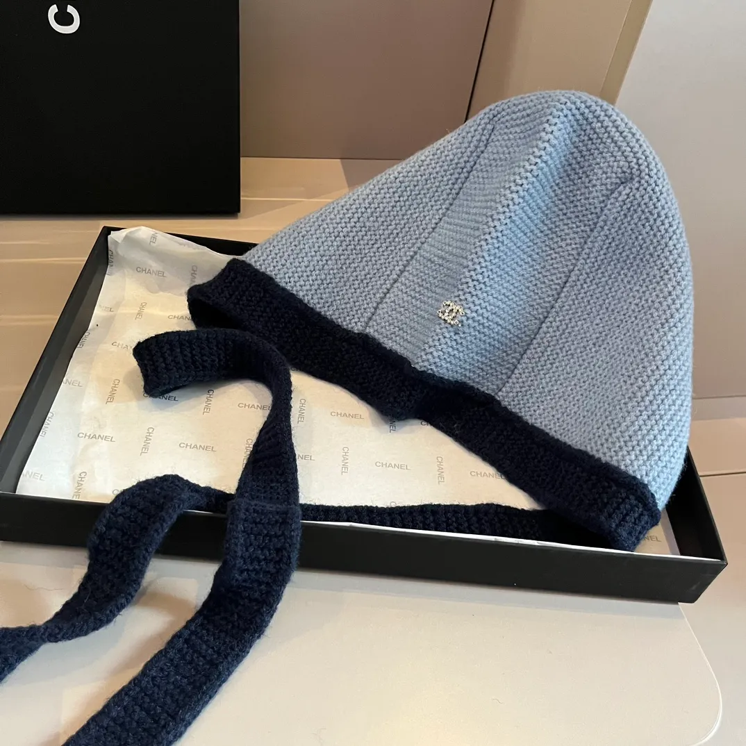 💰110¥ Chanel Chanel Grandma's new ski ear protection hat, knitted hat, official model