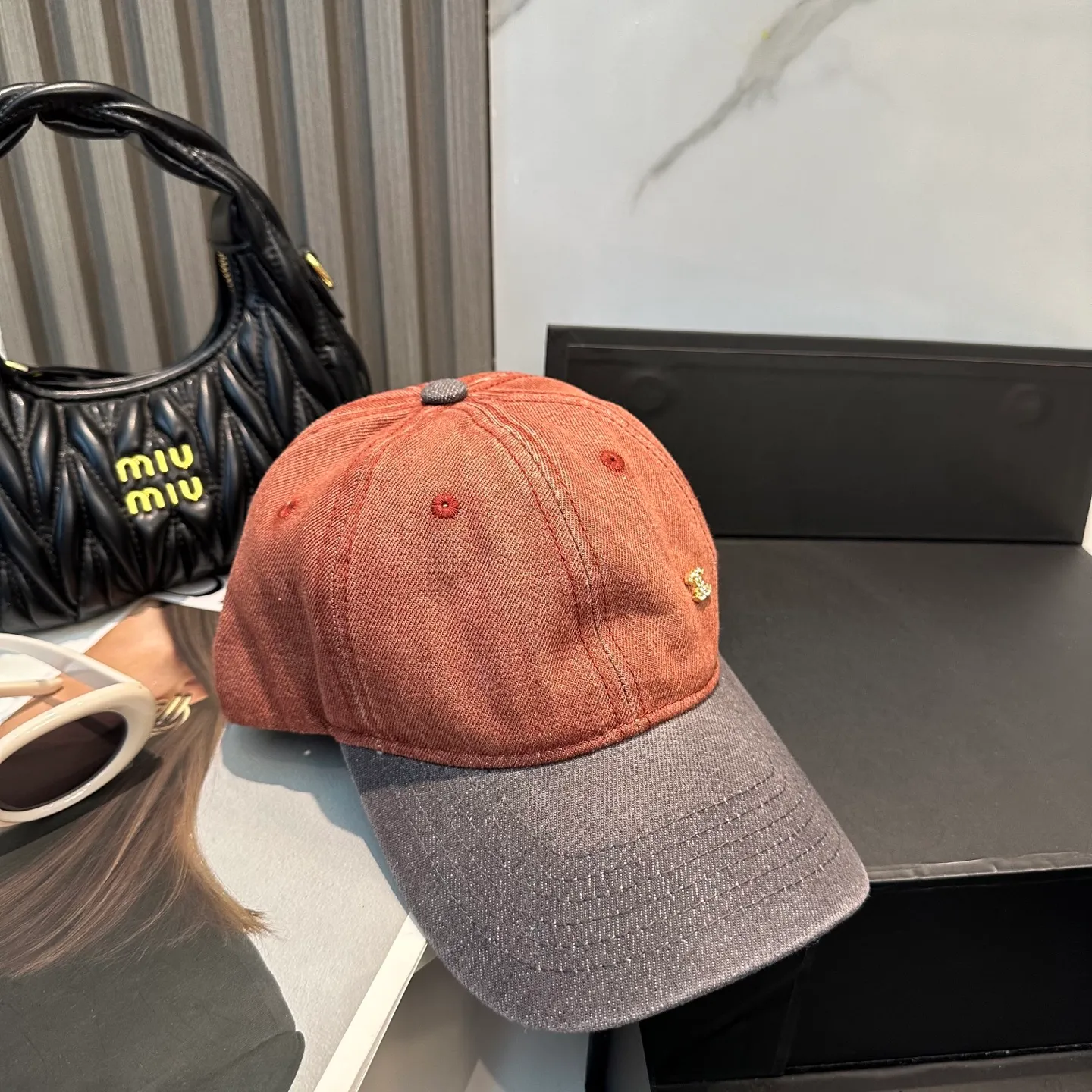 P56 Chanel (Chanel) counter new original washed denim baseball cap, customized three-dimensional logo is exquisite! Original quality, exclusive physical shooting.