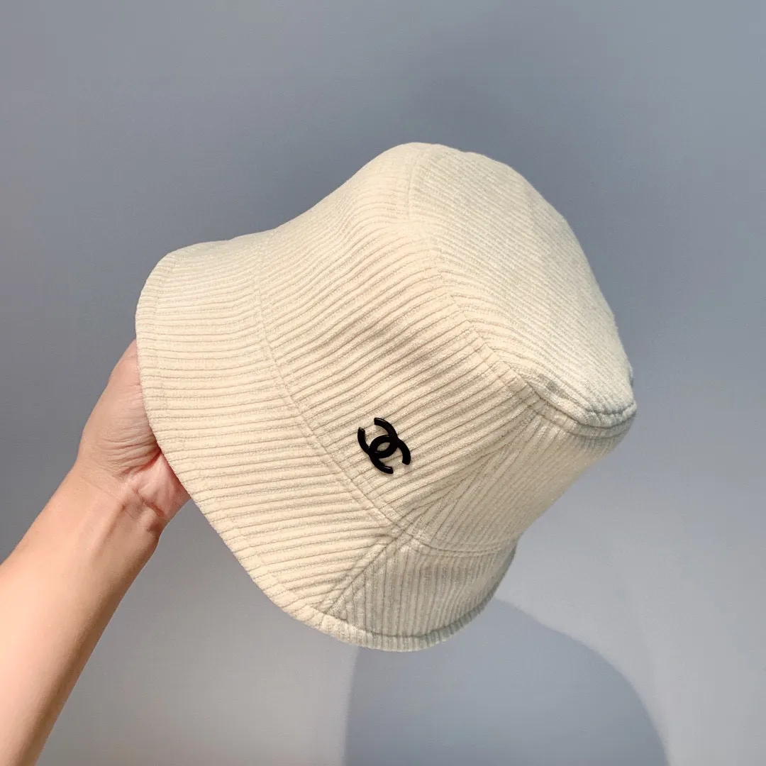 Running amount 70¥ Chanel Corduroy bucket hat, simple and elegant bucket hat for autumn and winter, black, rice and khaki three colors, head circumference 57cm