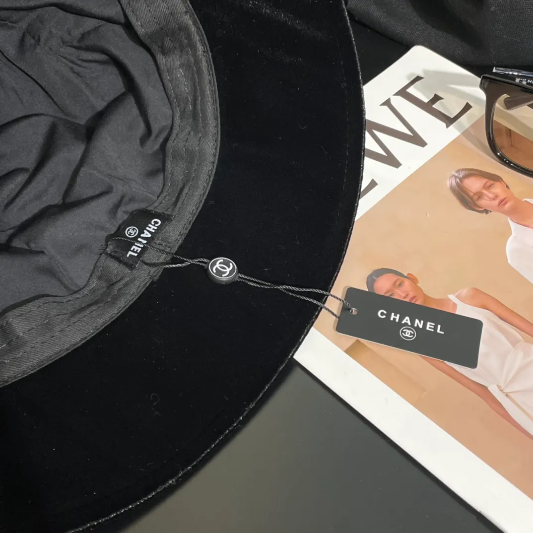 P56💛 Comes with dust bag [CHANEL Chanel] New autumn and winter small fragrance style bucket hat, plush and very comfortable The big brand model is super easy to match, one that you can wear with your eyes closed