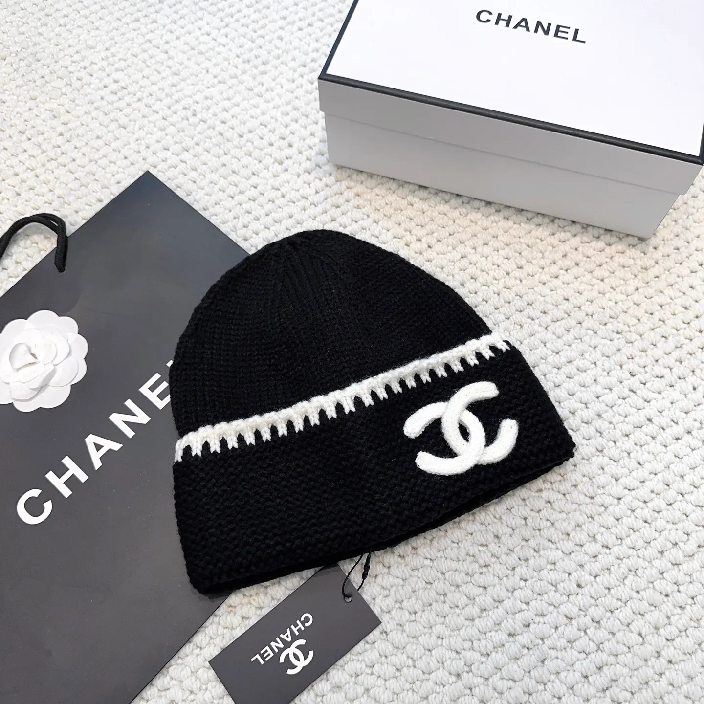 P70 Chanel official website quality Chanel autumn and winter woolen hat recommended by Internet celebrity fashion bloggers, Xiaohongshu's popular style, super soft and comfortable knitted hat with excellent elasticity!