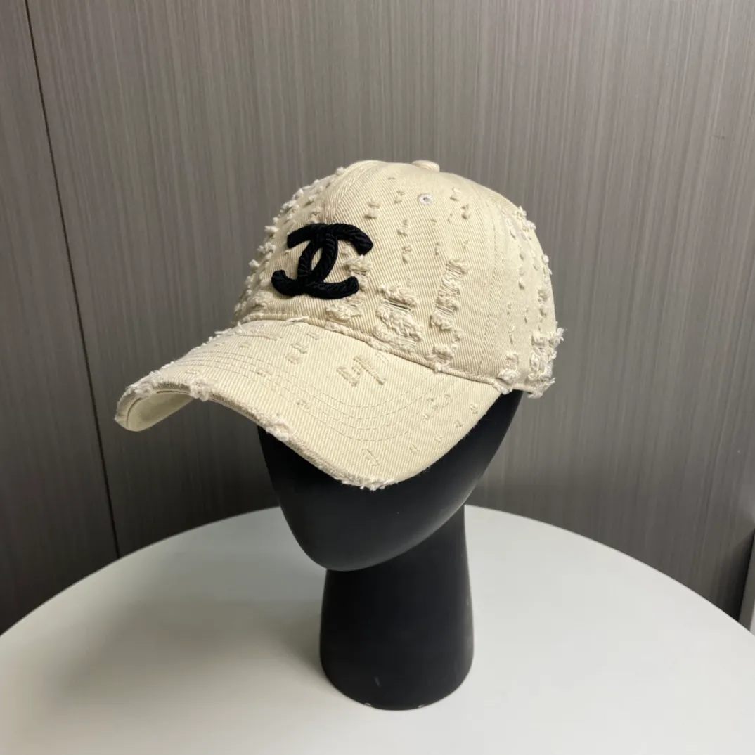 P66 CHANEL 25 new baseball cap, classic and simple logo, fashionable and casual design, popular new product
