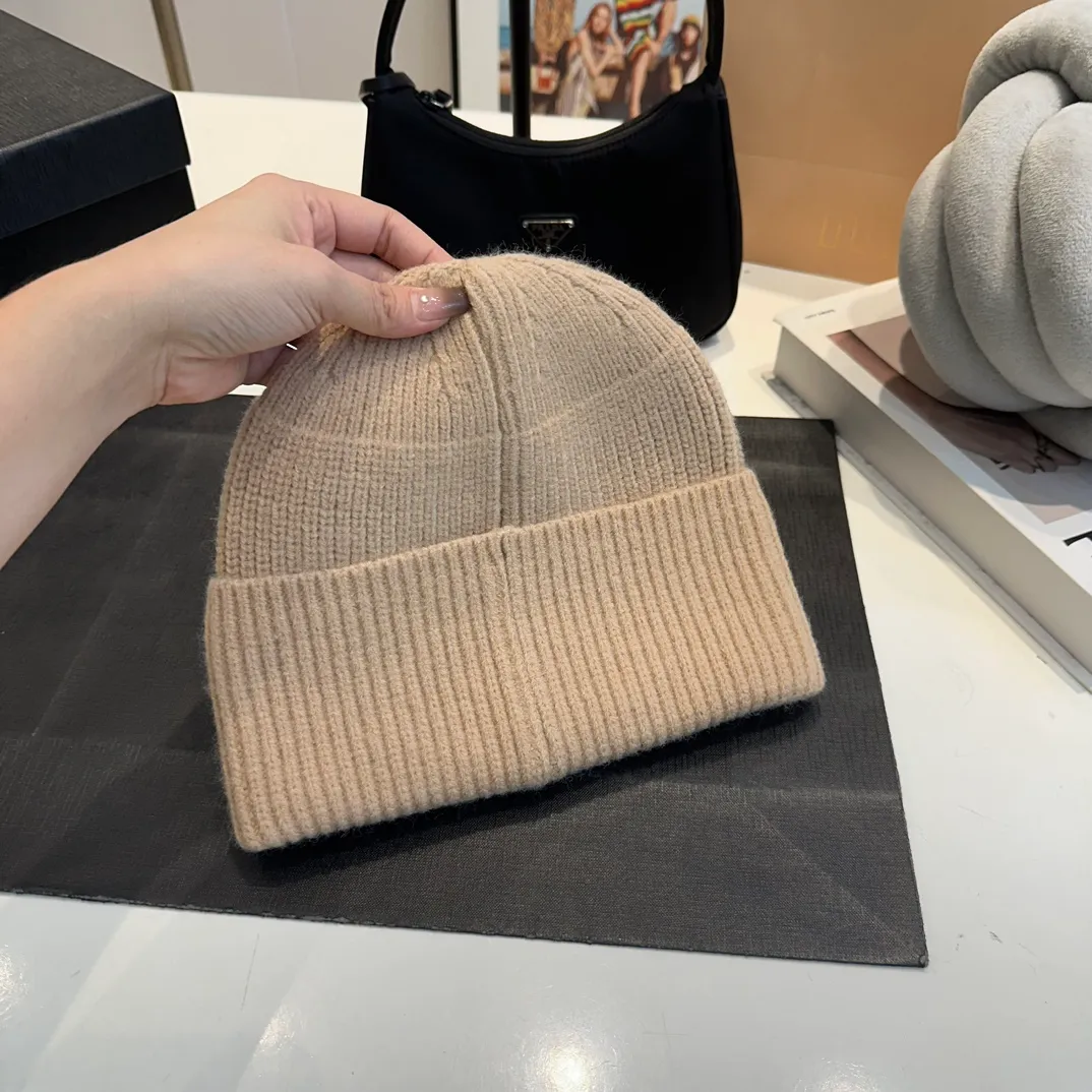 P50 Chanel knitted beanie
