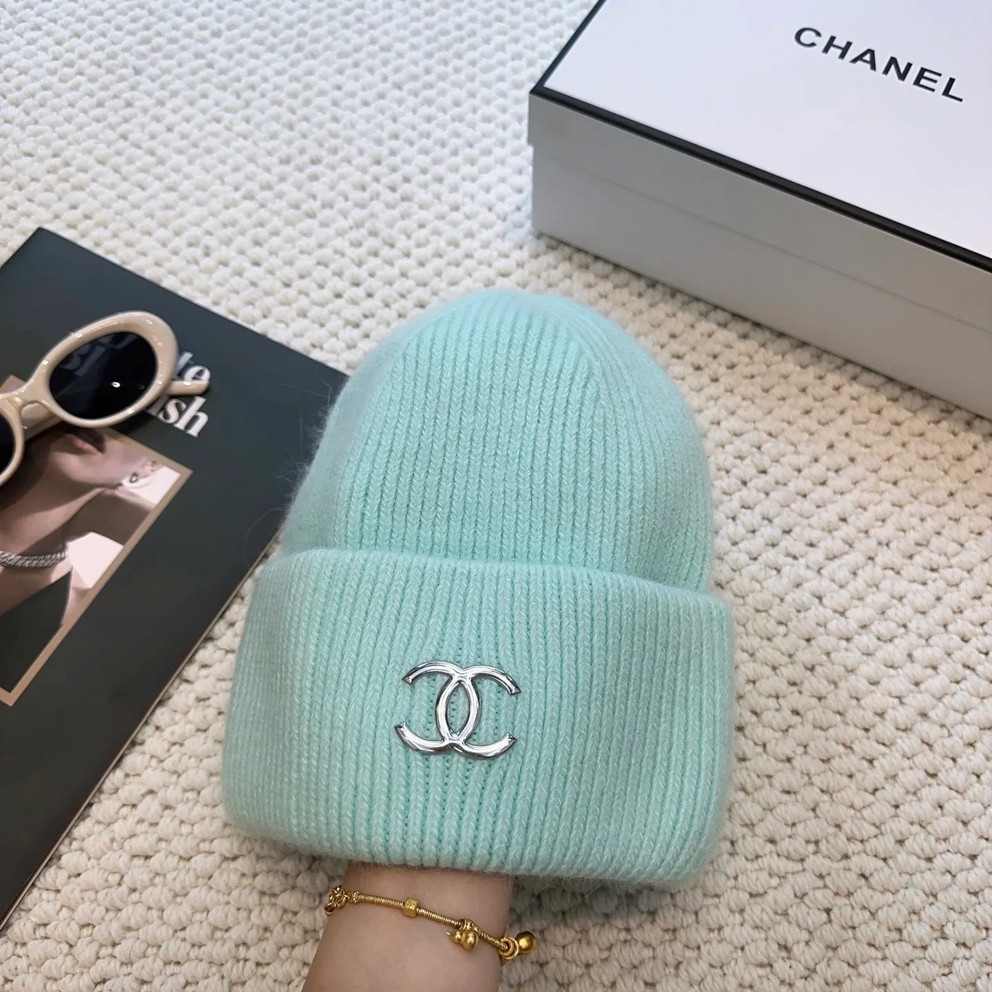 P60 comes with dust bag 🌺 [CHANEL] New rabbit fur knitted hat, Xiaohongshu, the main recommendation of major Internet celebrities! Thicker and warmer, fashionable and popular🌸First-class texture, the best brand for keeping warm in autumn and winter, order now, limited quantity available