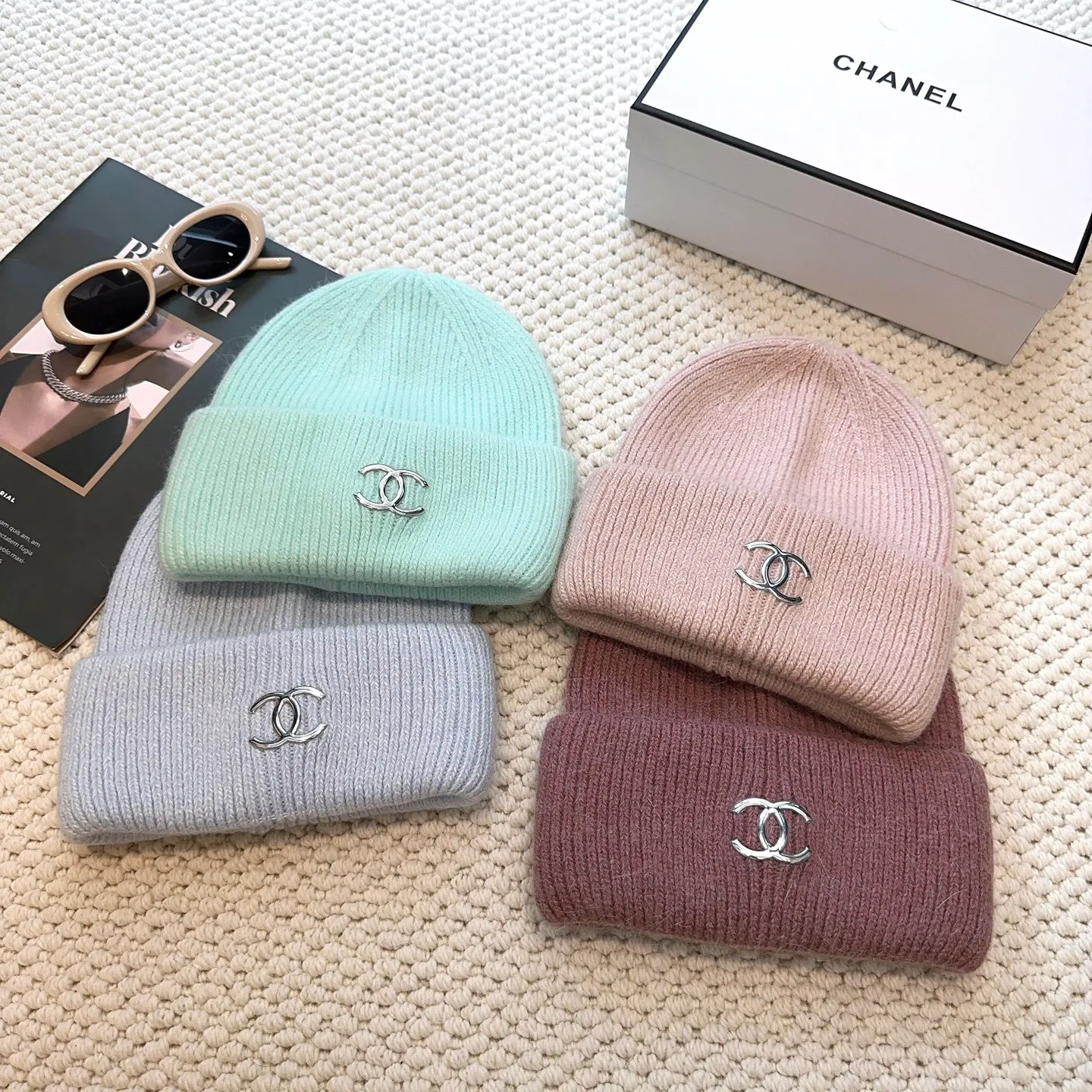 P60 comes with dust bag 🌺 [CHANEL] New rabbit fur knitted hat, Xiaohongshu, the main recommendation of major Internet celebrities! Thicker and warmer, fashionable and popular🌸First-class texture, the best brand for keeping warm in autumn and winter, order now, limited quantity available