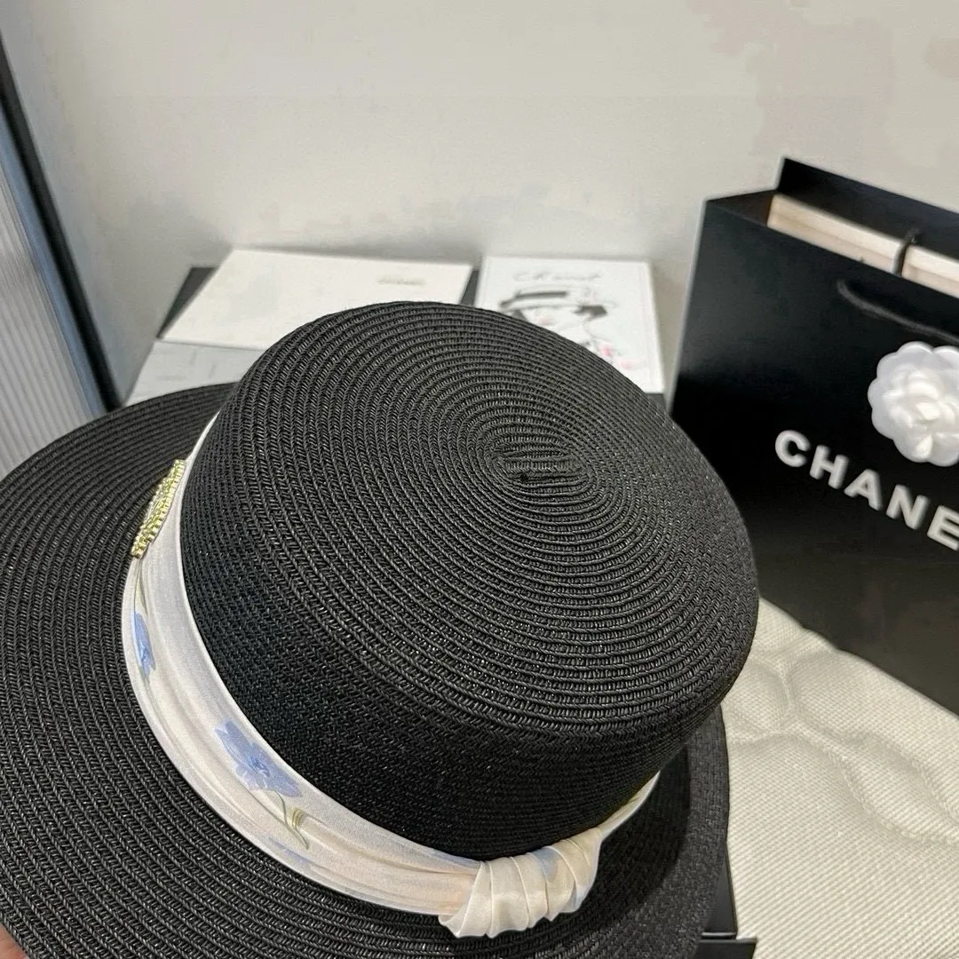 💰140¥ Chanel flat top hat, head circumference 57cm