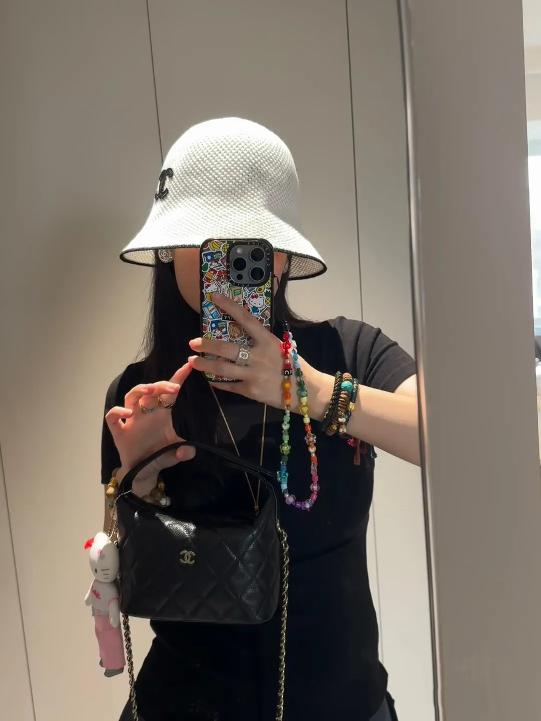 Hot 🔥The fashionable little item on the whole network is here, the Chanel 25c bucket hat, versatile color + small sheepskin logo, it is really high-quality, and the key point is that it looks super good when worn. It is super slim and has a French style for celebrities. It can be worn in all seasons 👍👍👍