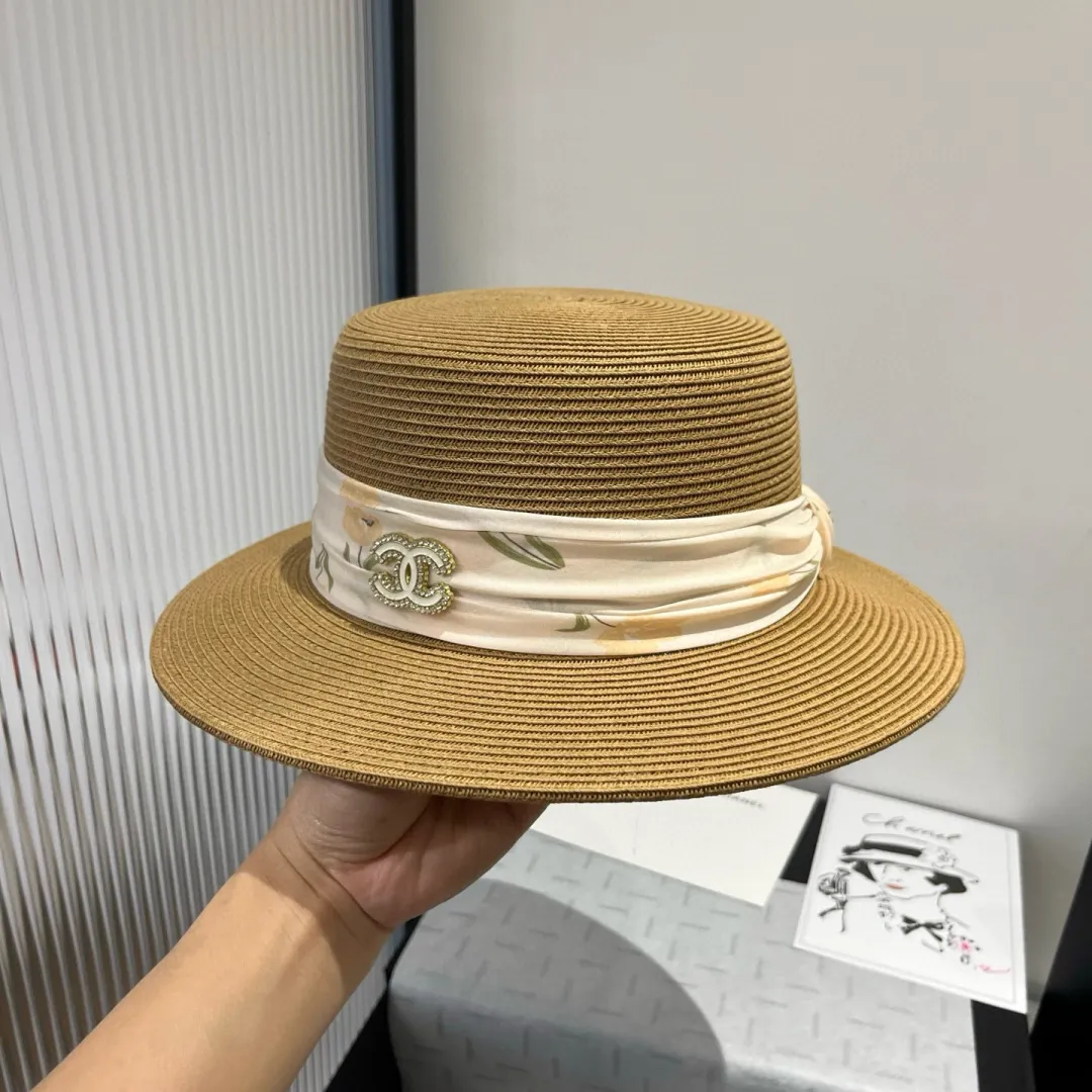 💰140¥ Chanel flat top hat, head circumference 57cm