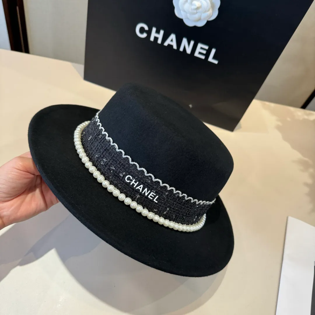 💰180¥ Chanel new wool top hat, flat top hat, 100% wool fabric 🦙%, head circumference 57cm