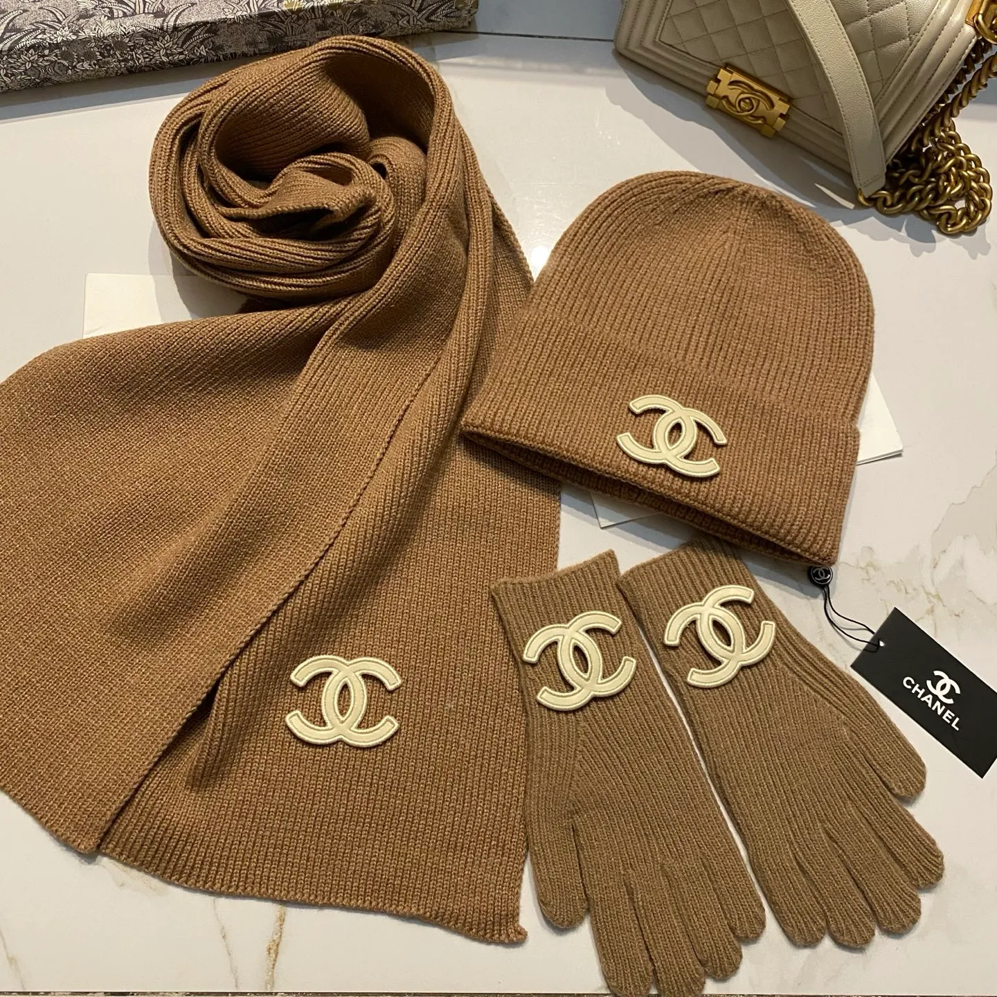 Chanel Chanel suit cashmere knitted hat + scarf + gloves