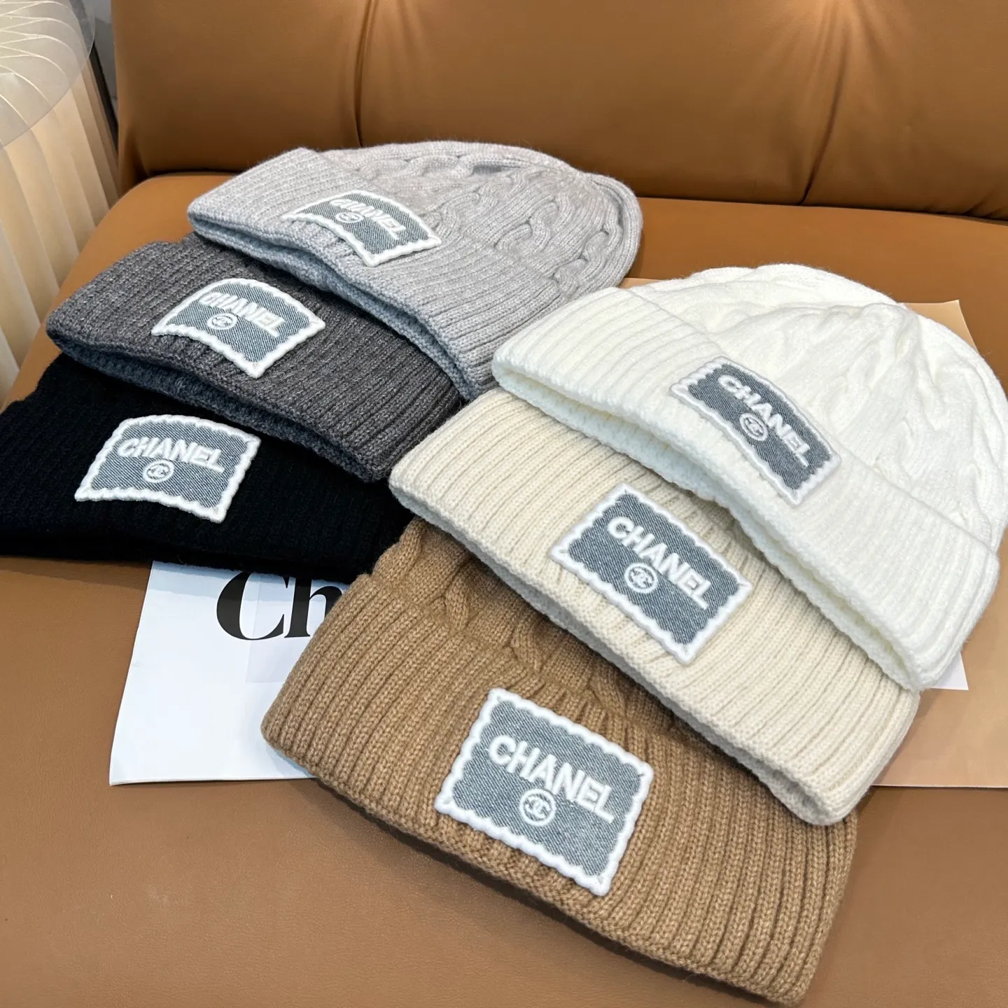 P56 CHANEL small and popular knitted hat! Xiaohongshu’s new product is released, it’s so 🉑️, high-elastic fabric, classic colors, same style for men and women.
