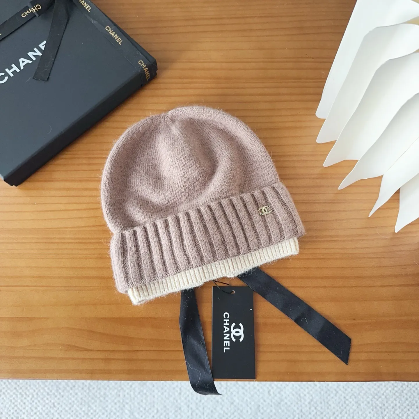 💰80 Chanel official website releases CHANEL small and popular knitted hat! Xiaohongshu’s new product is released, it’s so 🉑️, high-elastic fabric, classic colors, same style for men and women.