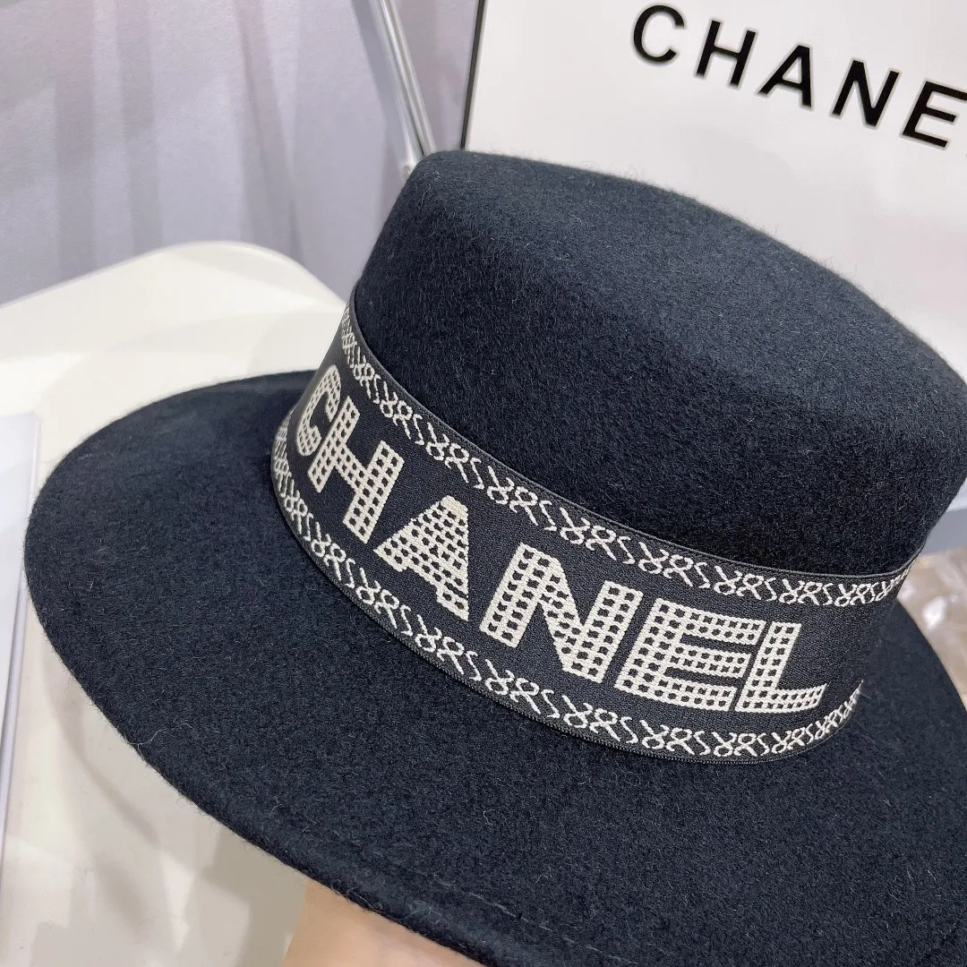 P100 Chanel 2021 new autumn and winter wool 🦙% hat, basin hat, a must-have model for Internet celebrities, embroidered logo, super high-end. Head circumference 57cm