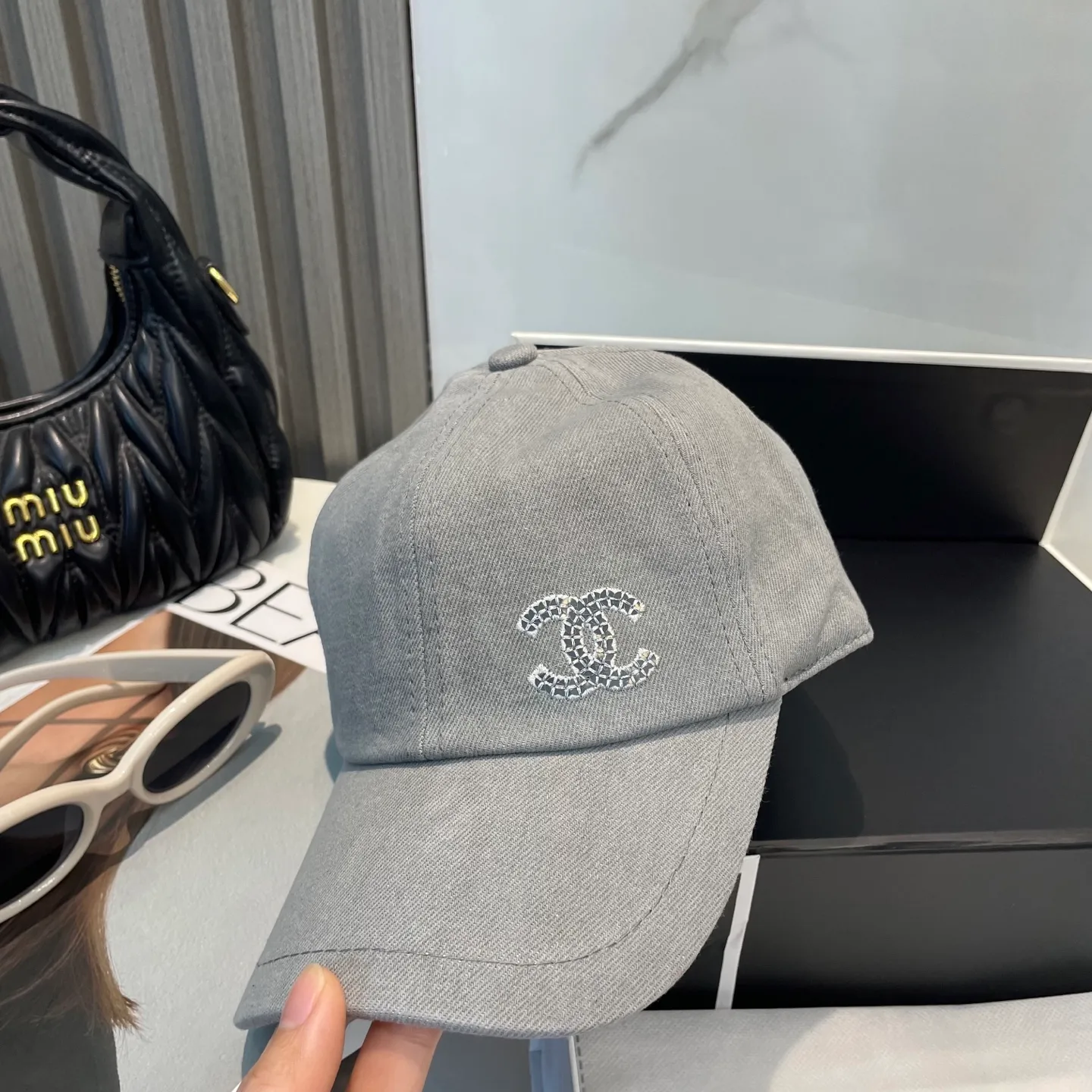 P60 Chanel (Chanel) counter new original washed denim baseball cap, 1:1 mold customization, three-dimensional logo is exquisite! Original quality, exclusive physical shooting.