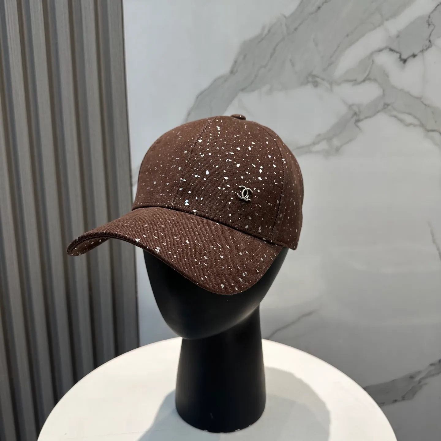 P60 CHANEL baseball cap, classic and simple logo Xiaoxiang, fashionable and casual design, Xiaohongshu internet celebrity hot model
