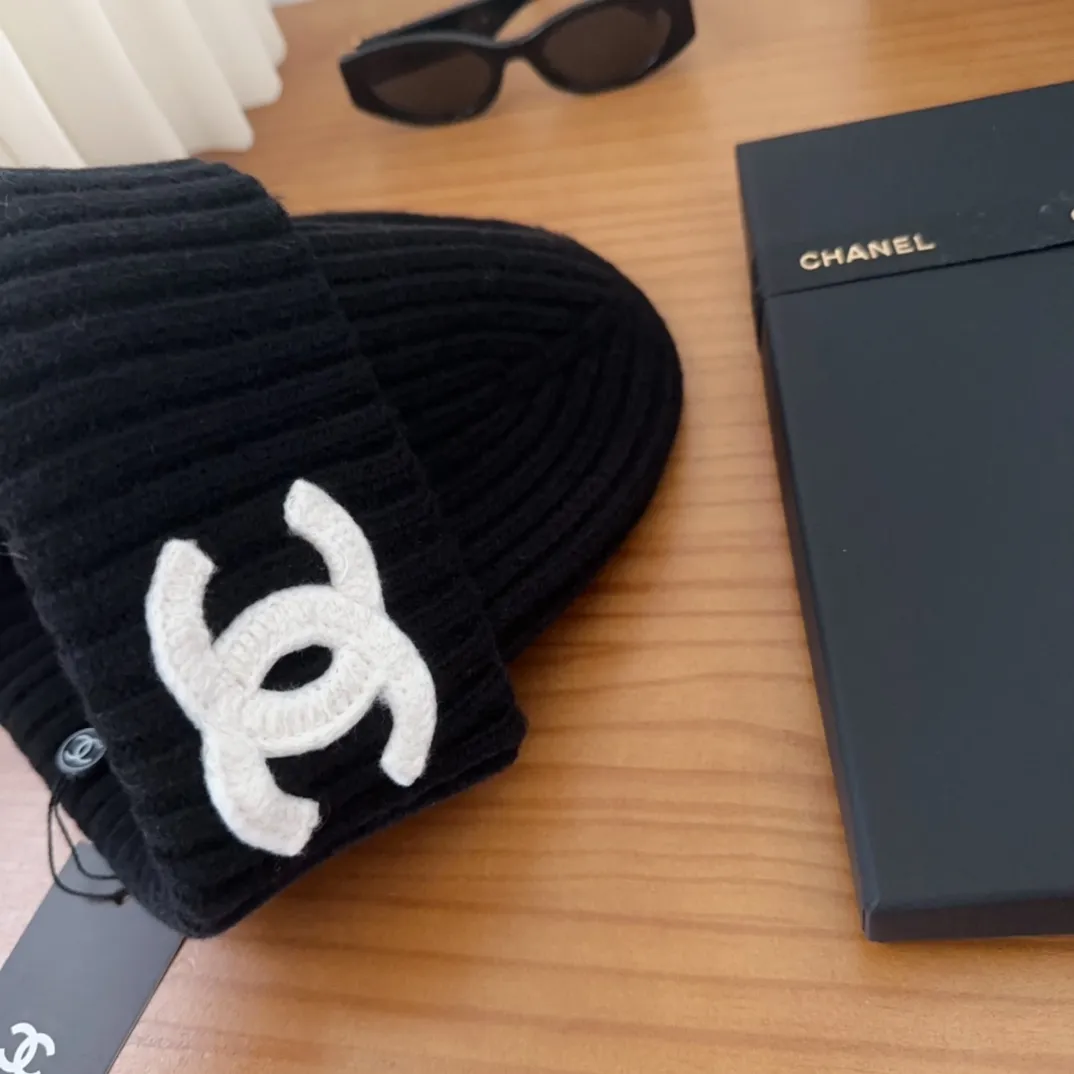 💰70 Chanel official website releases CHANEL small and popular knitted hat! Xiaohongshu’s new product is released, it’s so 🉑️, high-elastic fabric, classic colors, same style for men and women.