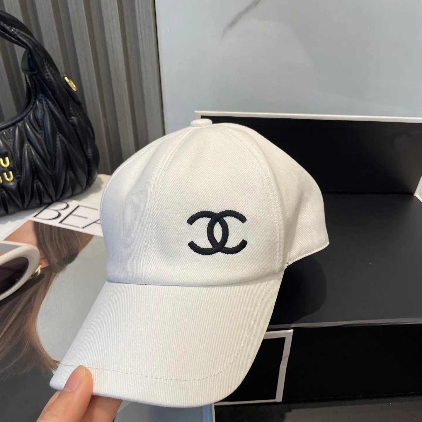 P96 Chanel (Chanel) counter new double-sided embroidered baseball cap🧢1:1 mold customization, three-dimensional embroidery, exquisite and flawless! 100% pure cotton fabric, original factory quality, exclusive physical photography.