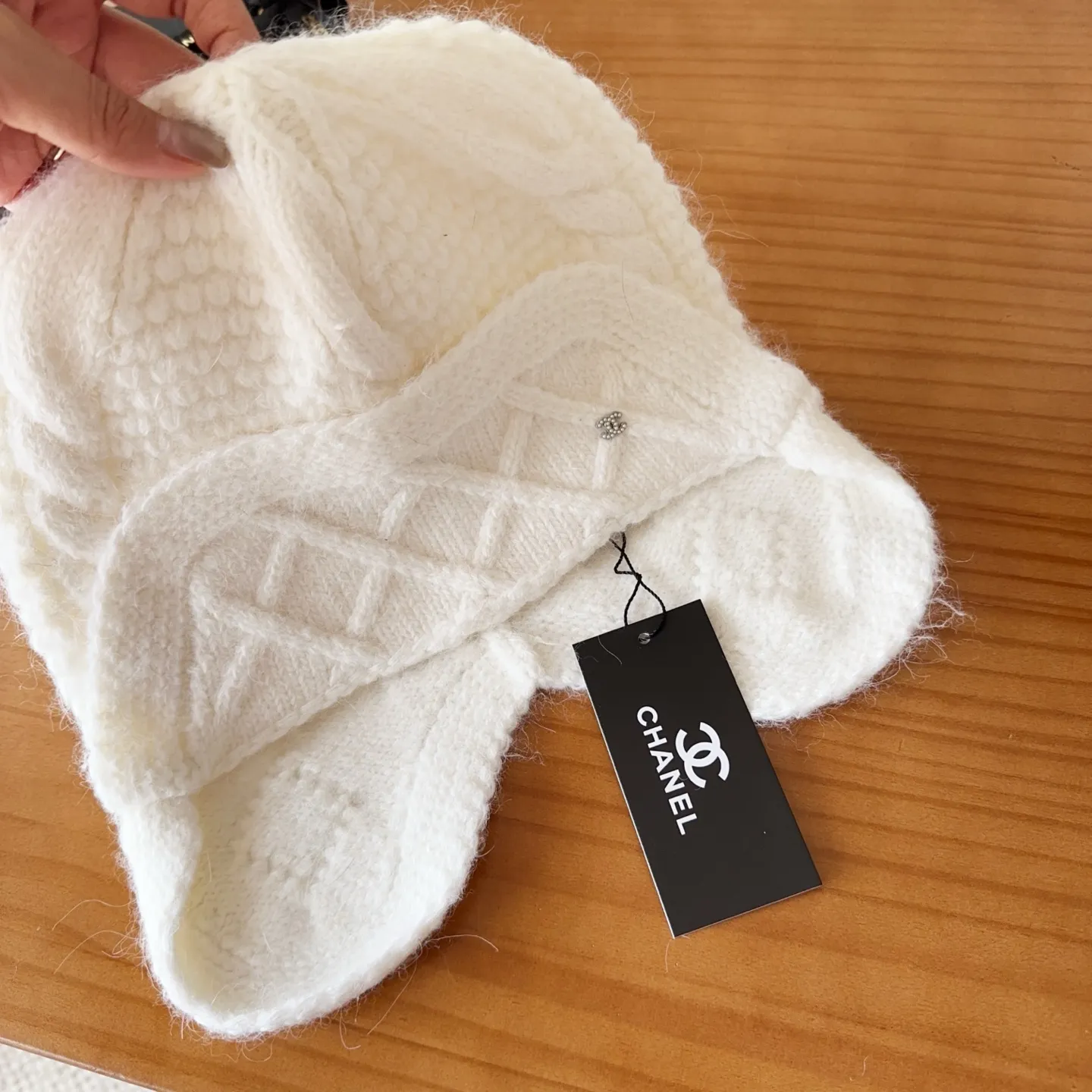 💰70 Chanel official website releases CHANEL small and popular knitted hat! Xiaohongshu’s new product is released, it’s so 🉑️, high-elastic fabric, classic colors, same style for men and women.