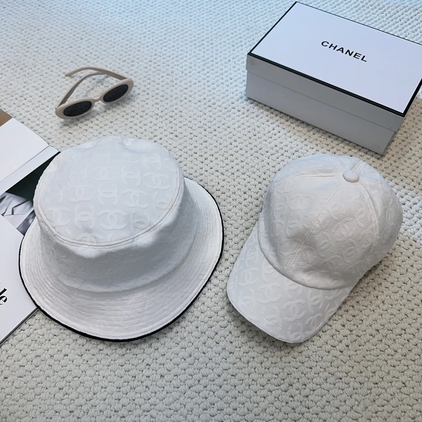 P96 Chanel's new baseball cap 🧢High quality 1:1 replica, customized front fabric canvas jacquard. High-end customized model, irresistible presbyopic canvas, very flattering and small, you can enter it with your eyes closed, I give it 100 points for the quality!