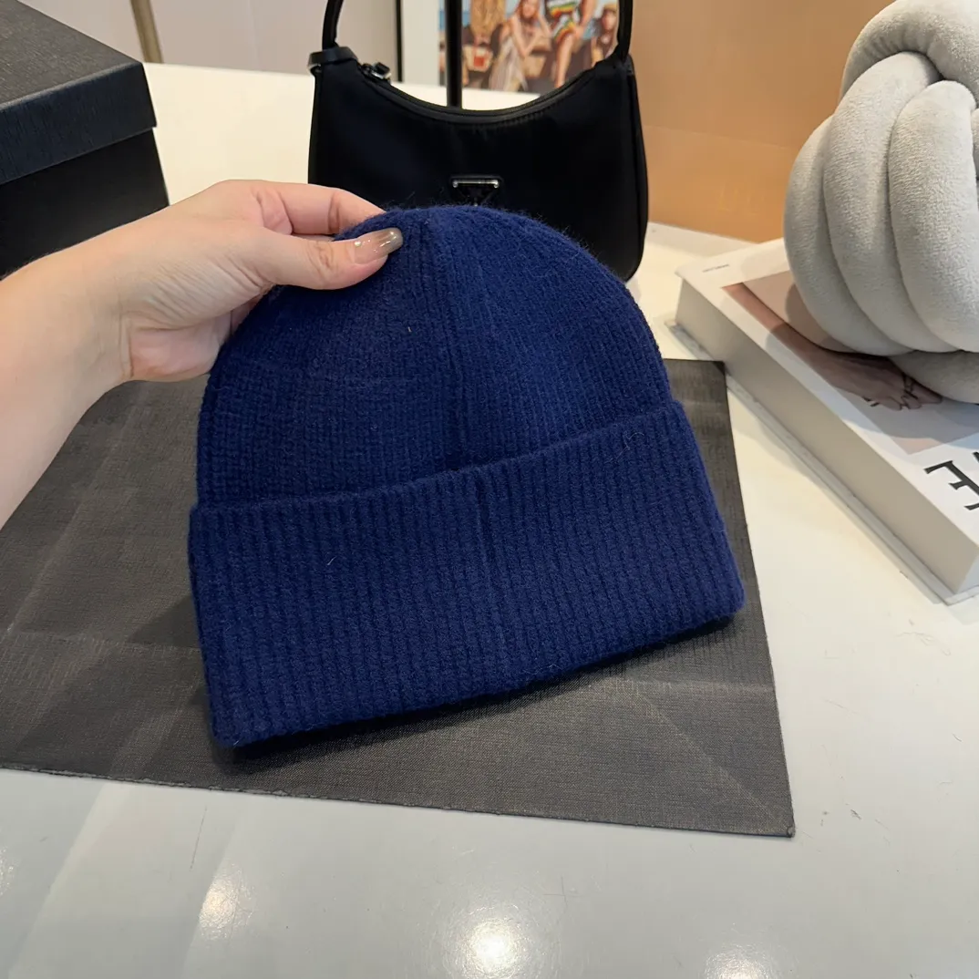P50 Chanel knitted beanie