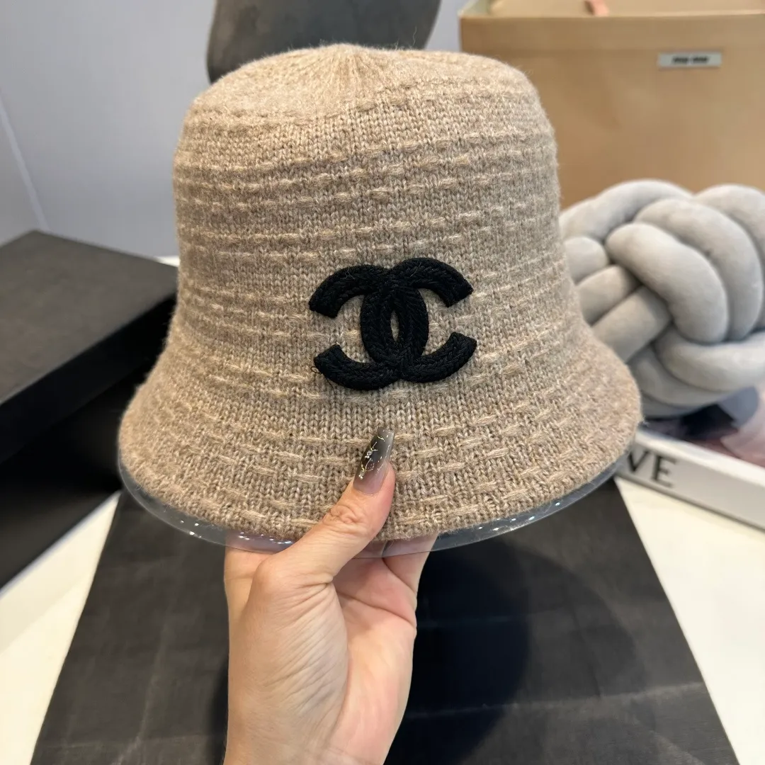 P60 CHANEL Chanel 2025 new style fisherman hat with small fragrance, 🔆Versatile everyday style ~ a must-have for going out on the street