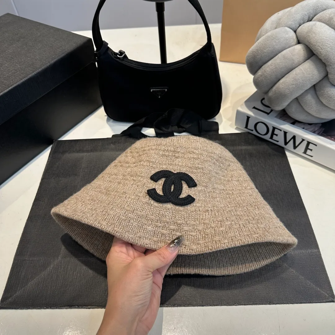 P60 CHANEL Chanel 2025 new style fisherman hat with small fragrance, 🔆Versatile everyday style ~ a must-have for going out on the street