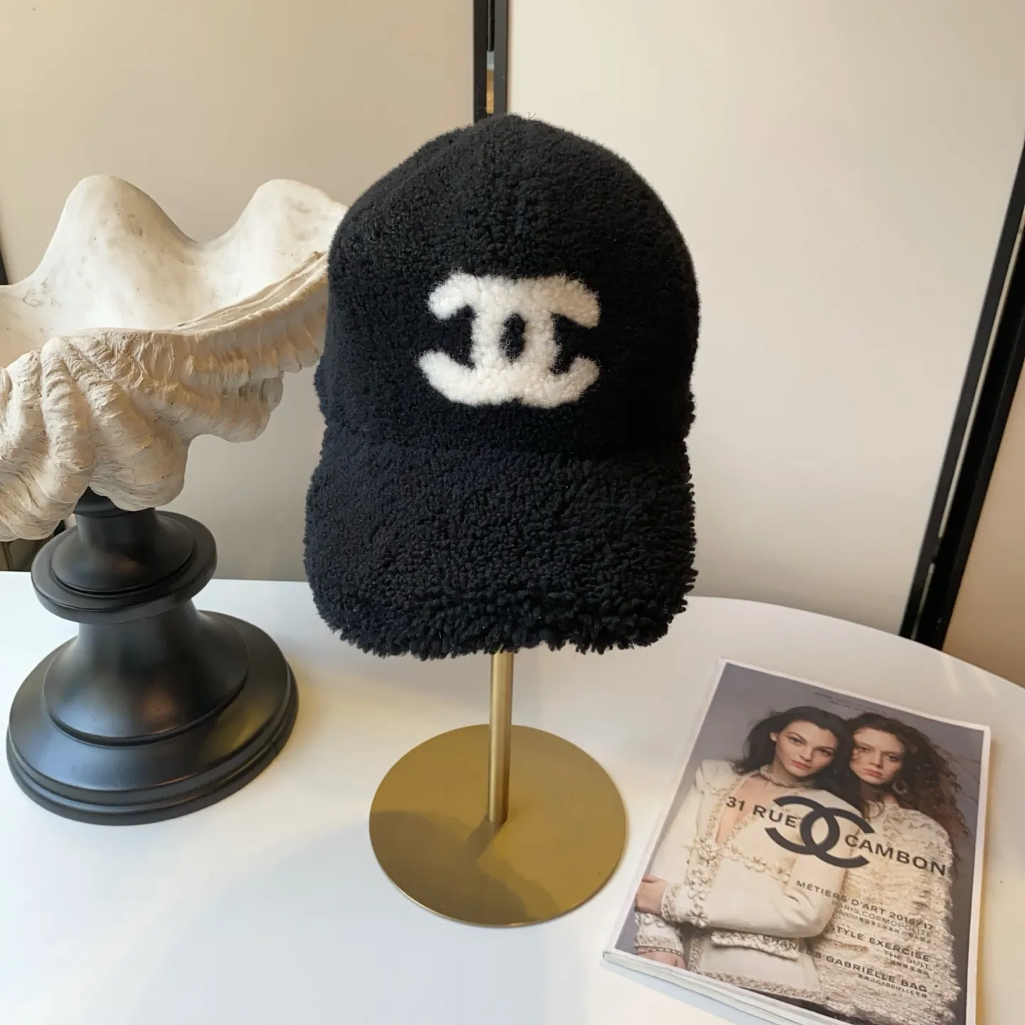2️⃣5️⃣ꫛꫀꪝ New style for autumn and winter 🐑Chane*25 wool logo baseball cap ❄️Chanel’s ski series every year is amazing! 👌Fashionable and versatile, the same style as the celebrities in the counter~winter atmosphere 🛒White Black