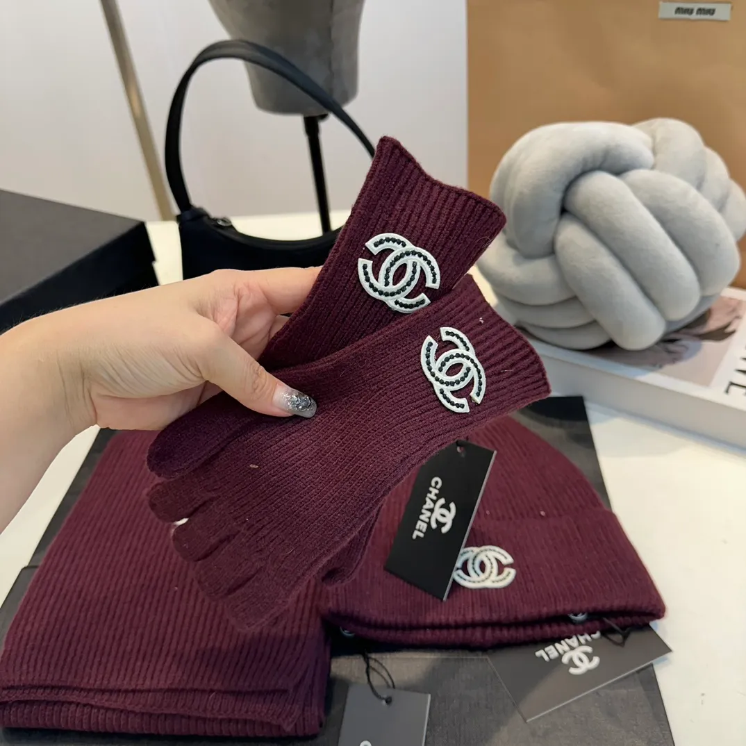 P170 Chanel Beanie Hat Set Hat Scarf Hat + Scarf + Gloves