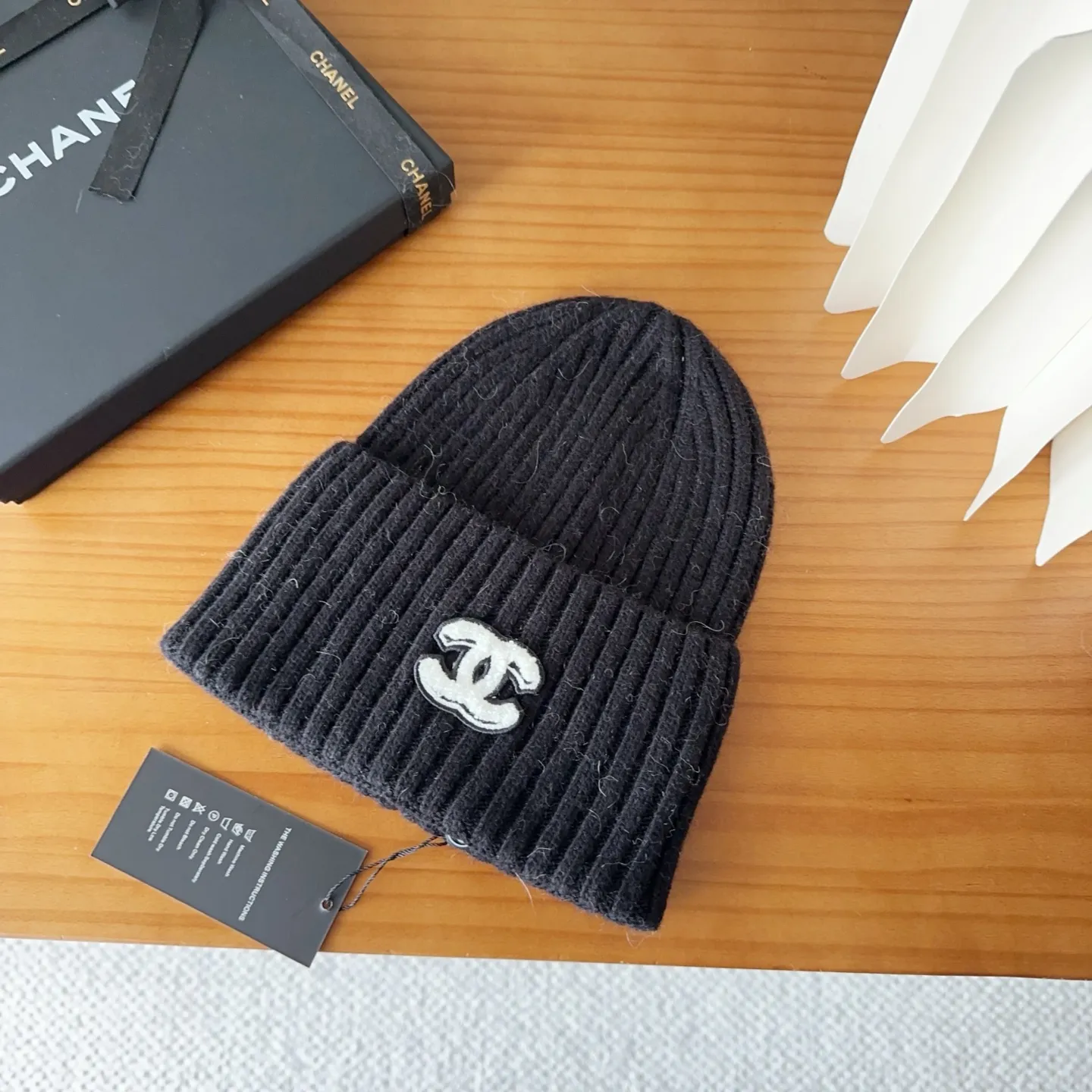 💰90 Chanel official website releases CHANEL small and popular knitted hat! Xiaohongshu’s new product is released, it’s so 🉑️, high-elastic fabric, classic colors, same style for men and women.