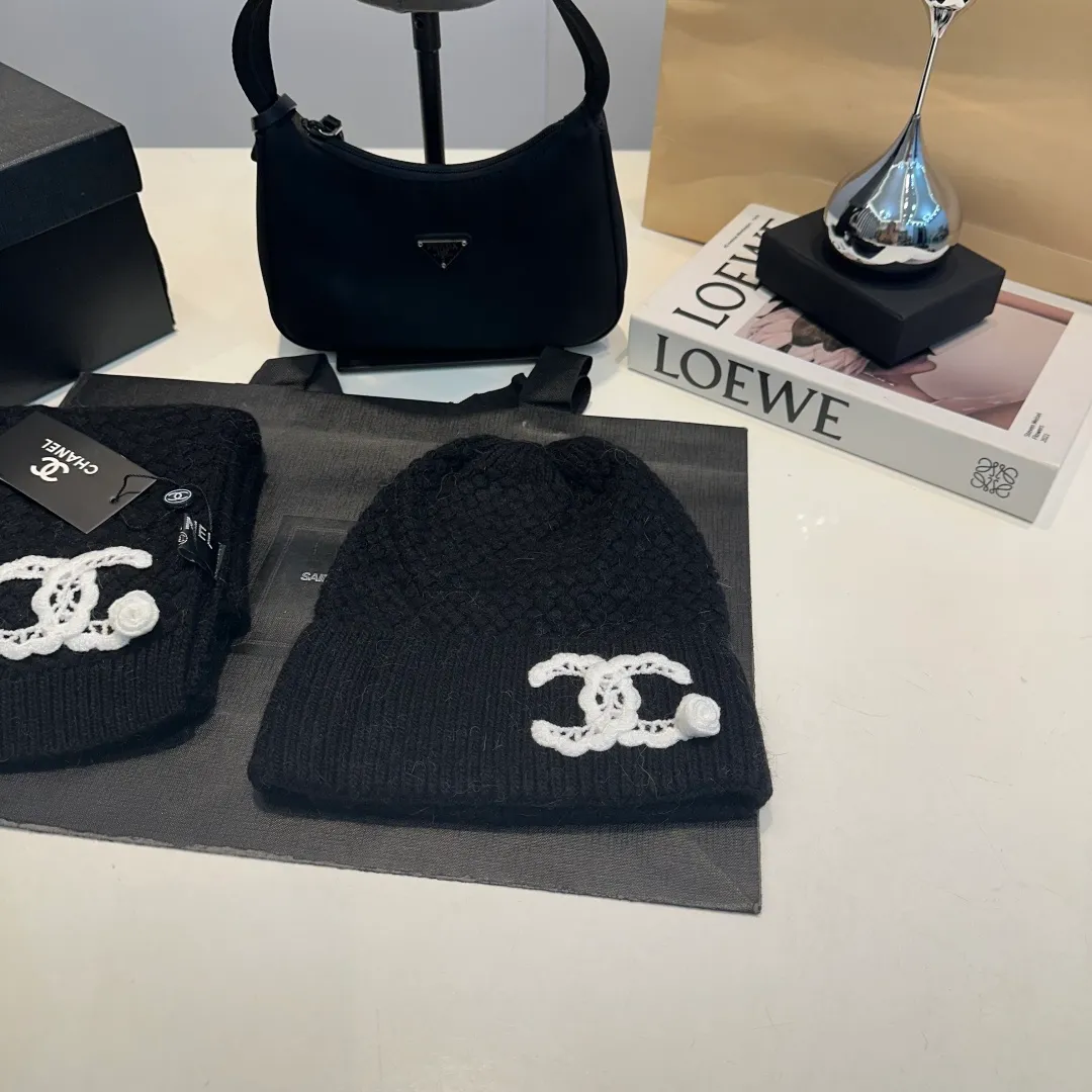 P220 Chanel Chanel knitted cashmere scarf hat set official model