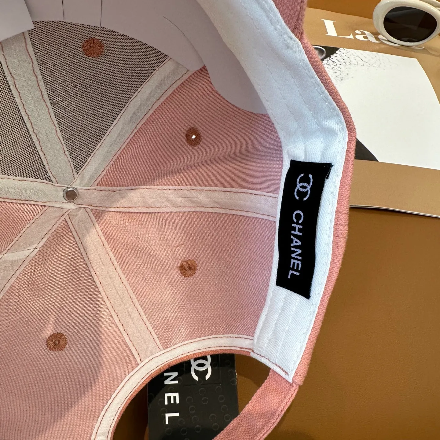 P50 CHANEL [Chanel] New simple embroidered logo baseball cap, new model shipped, big brand style is super easy to match, hurry up and get it!